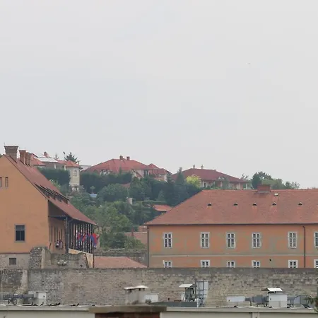 Csillagocska Apartman Guest house *